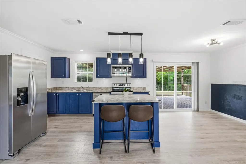 38645 Henry Drive Zephyrhills FL 33542