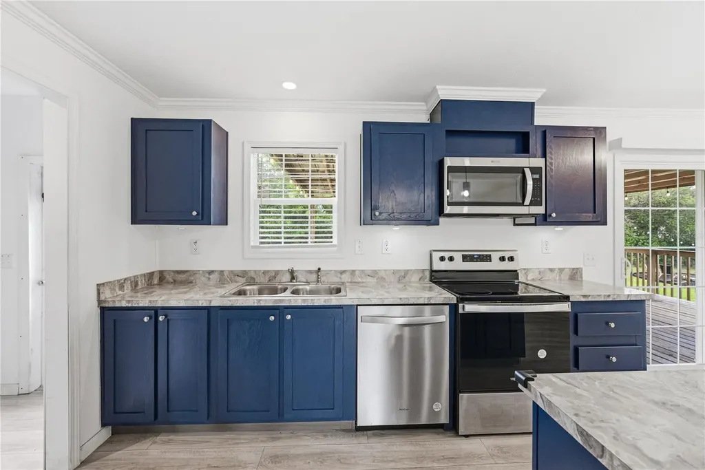 38645 Henry Drive Zephyrhills FL 33542