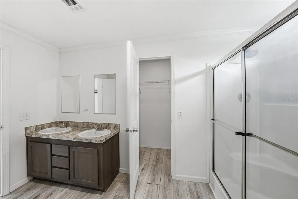 38645 Henry Drive Zephyrhills FL 33542