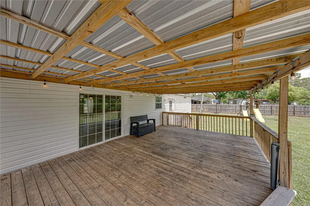 38645 Henry Drive Zephyrhills FL 33542