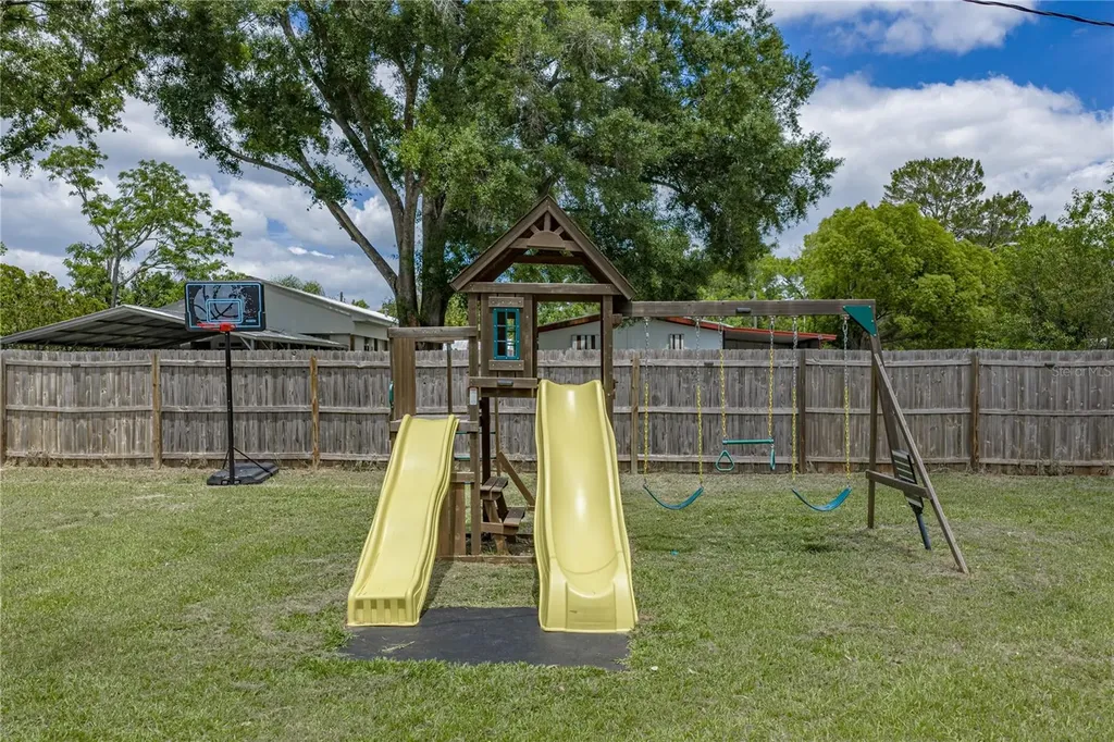 38645 Henry Drive Zephyrhills FL 33542