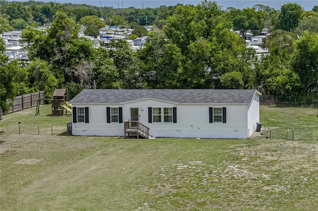 38645 Henry Drive Zephyrhills FL 33542