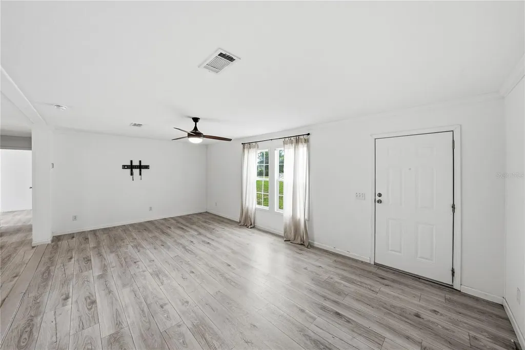 38645 Henry Drive Zephyrhills FL 33542