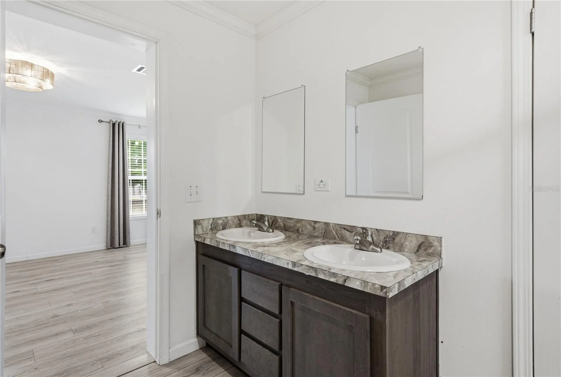 38645 Henry Drive Zephyrhills FL 33542