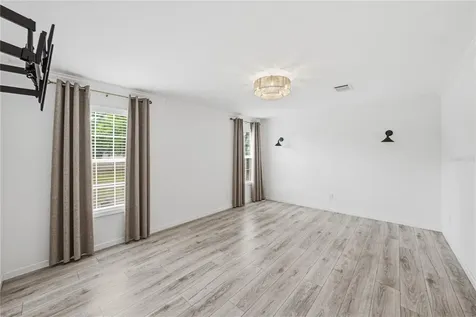 38645 Henry Drive Zephyrhills FL 33542