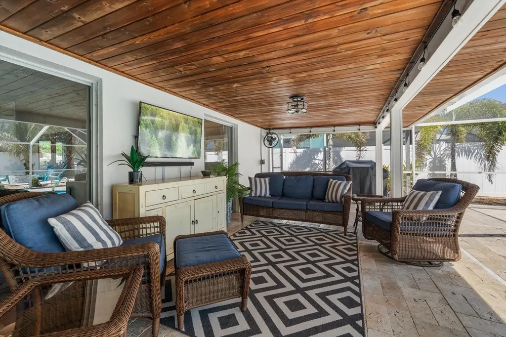 1049 Mccarty Street Dunedin FL 34698