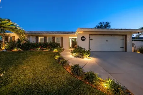 1049 Mccarty Street Dunedin FL 34698