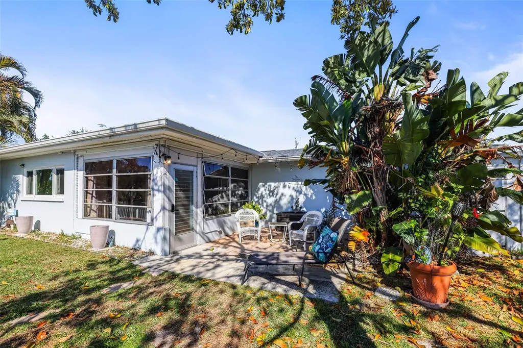 1218 Lazy Lake Road E Dunedin FL 34698