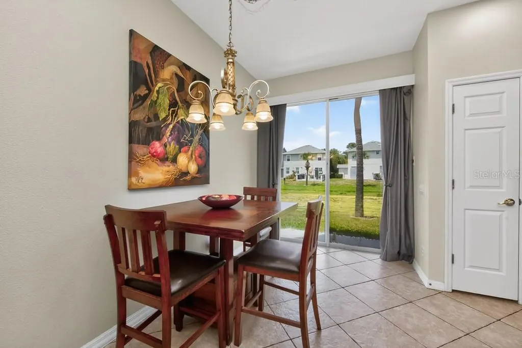 1063 Paseo Del Rio NE St Petersburg FL 33702