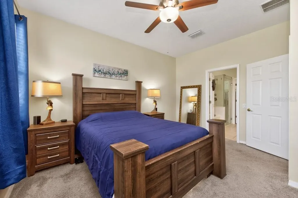 1063 Paseo Del Rio NE St Petersburg FL 33702