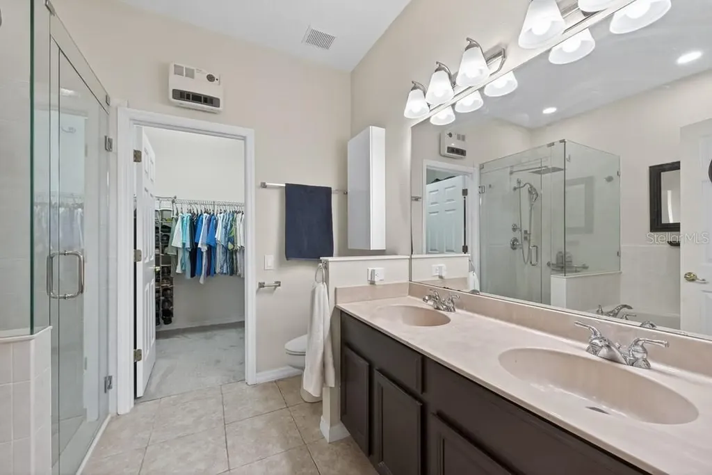 1063 Paseo Del Rio NE St Petersburg FL 33702