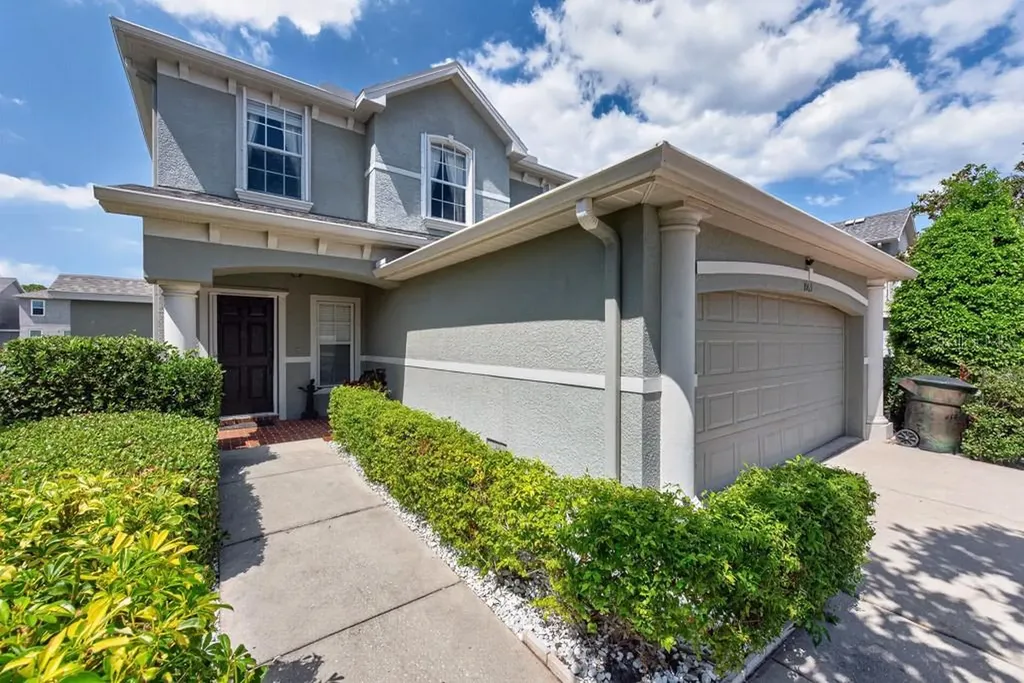 1063 Paseo Del Rio NE St Petersburg FL 33702