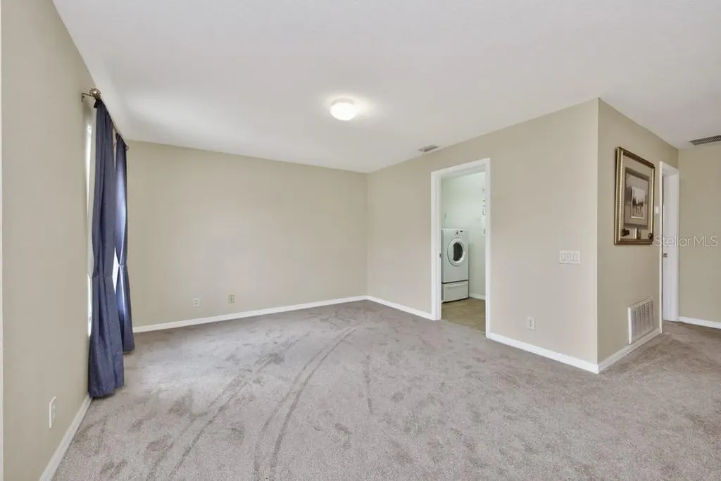 1063 Paseo Del Rio NE St Petersburg FL 33702
