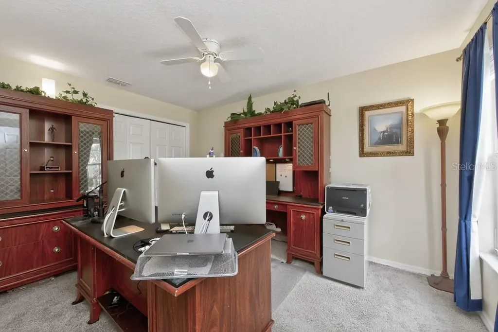 1063 Paseo Del Rio NE St Petersburg FL 33702