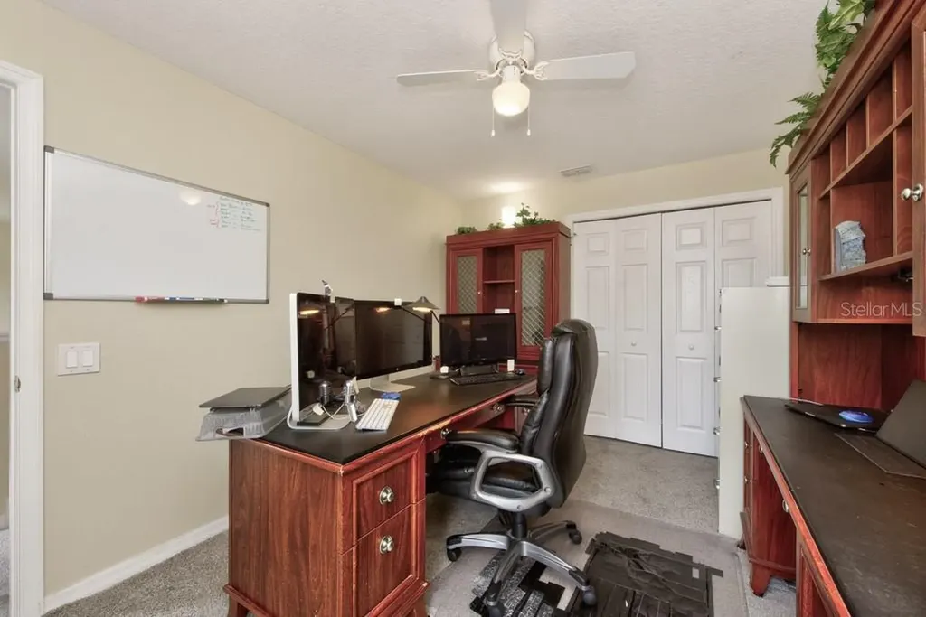 1063 Paseo Del Rio NE St Petersburg FL 33702