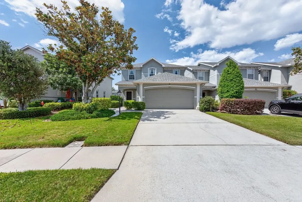 1063 Paseo Del Rio NE St Petersburg FL 33702