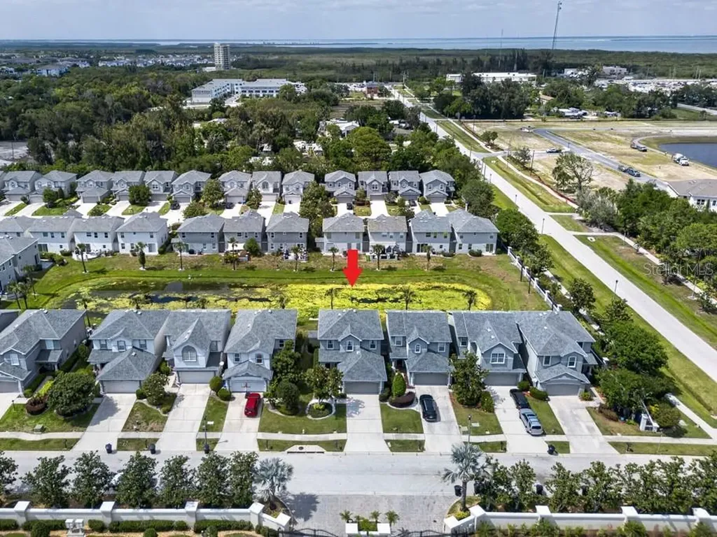 1063 Paseo Del Rio NE St Petersburg FL 33702