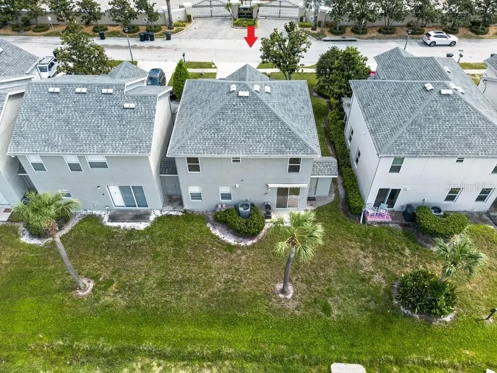 1063 Paseo Del Rio NE St Petersburg FL 33702