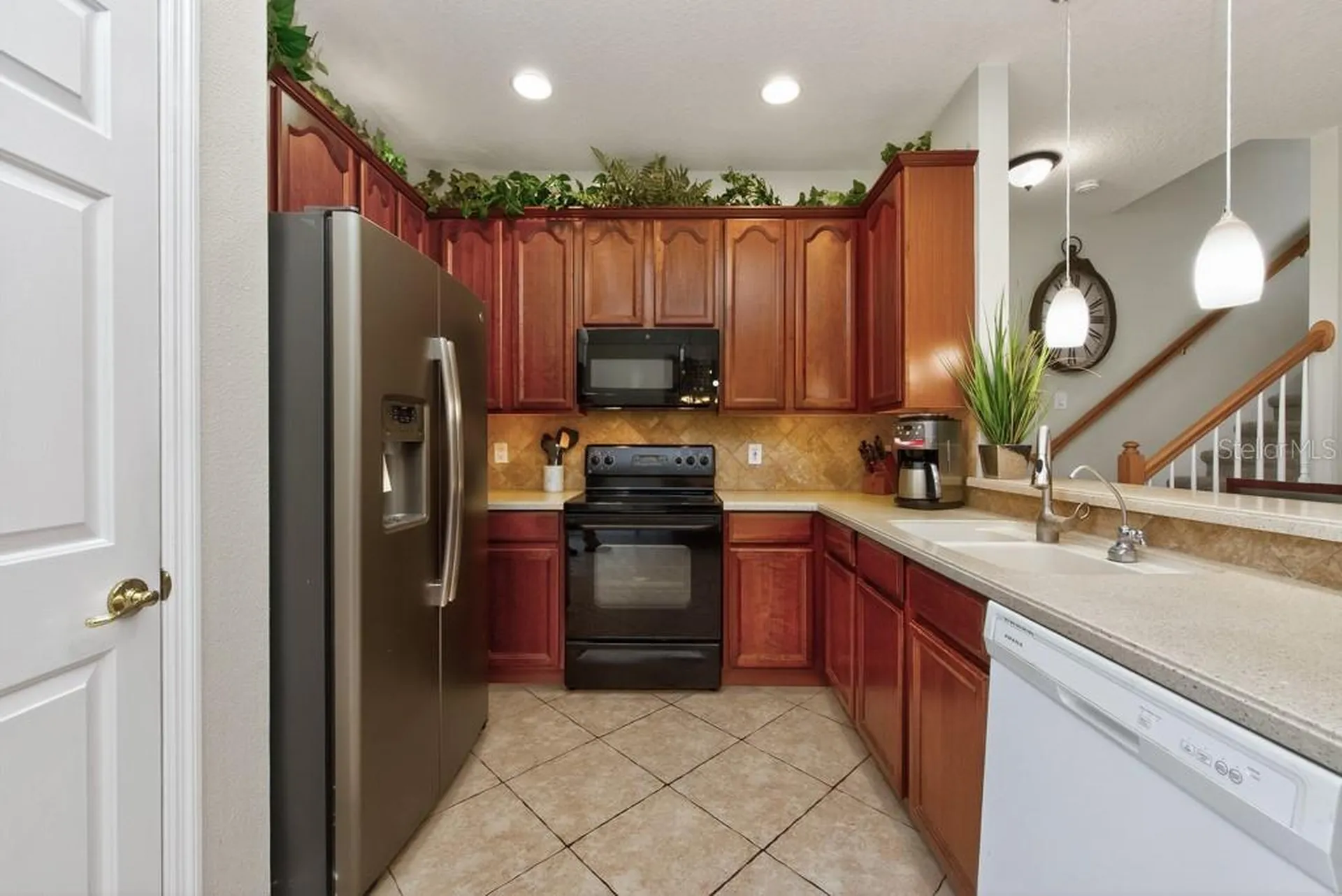1063 Paseo Del Rio NE St Petersburg FL 33702