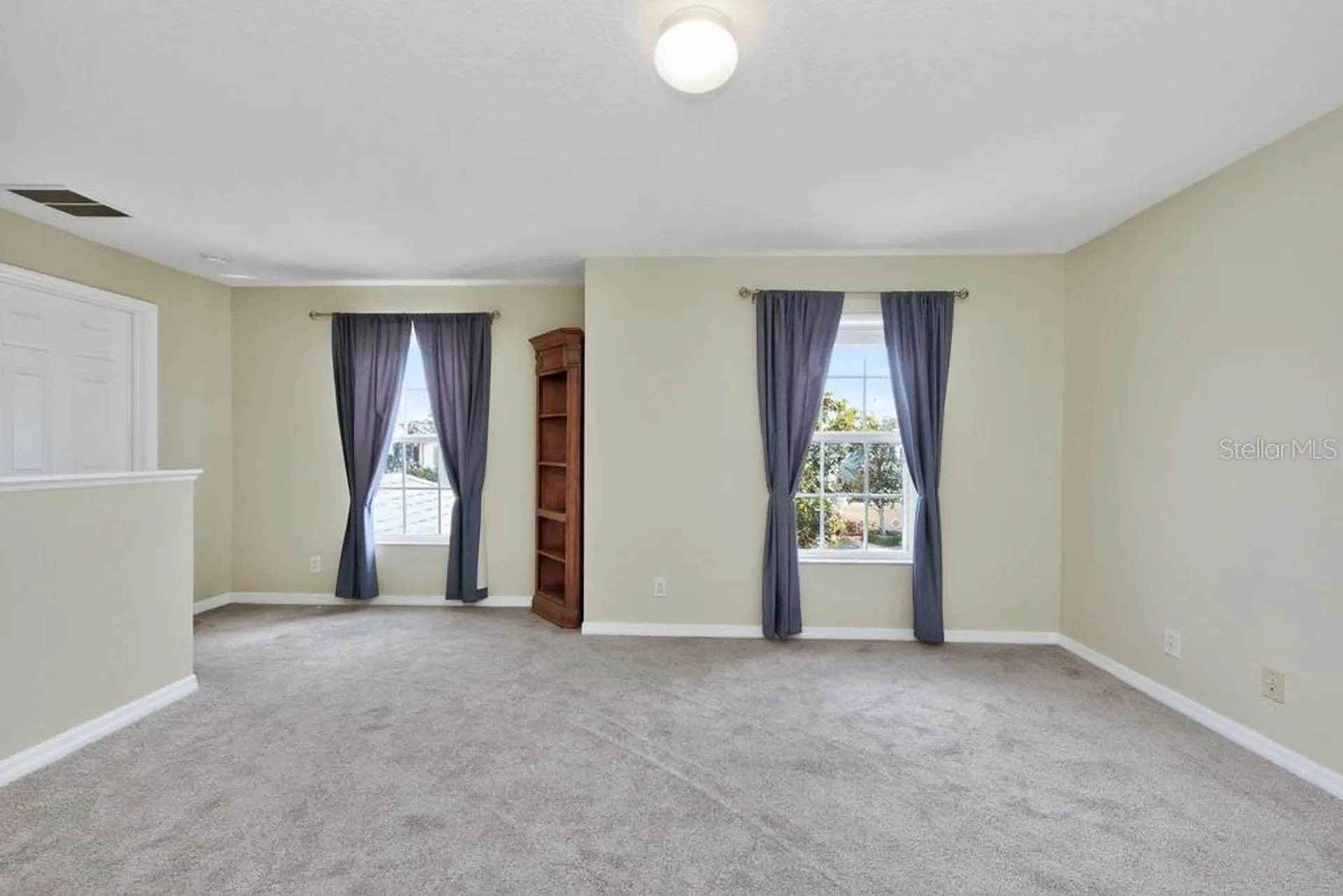 1063 Paseo Del Rio NE St Petersburg FL 33702