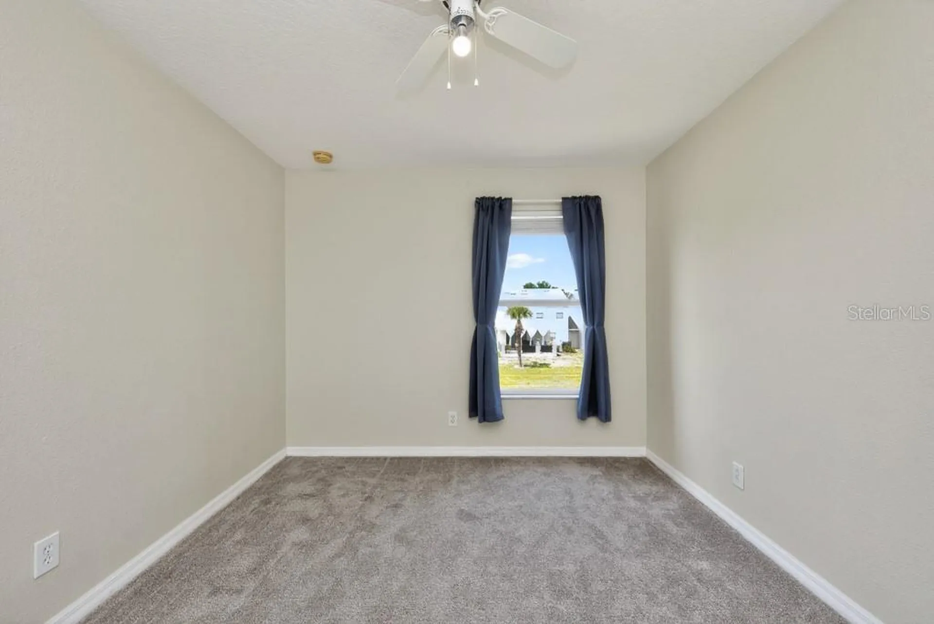 1063 Paseo Del Rio NE St Petersburg FL 33702
