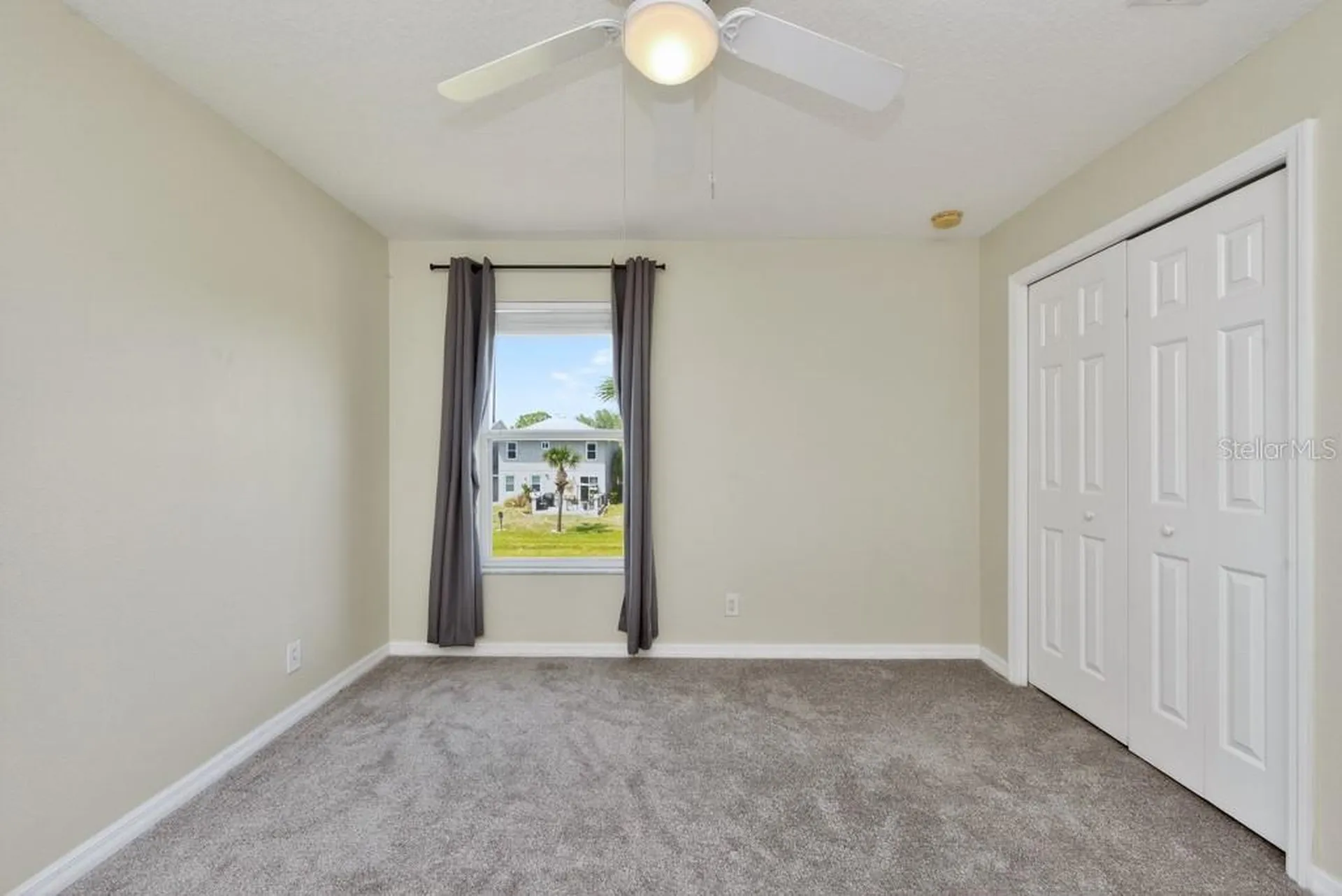 1063 Paseo Del Rio NE St Petersburg FL 33702