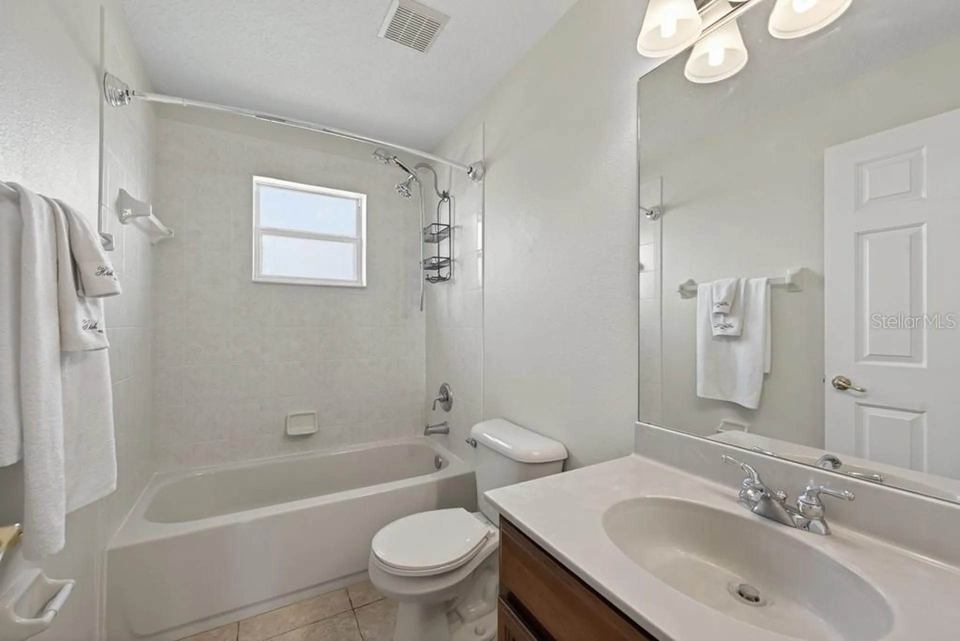 1063 Paseo Del Rio NE St Petersburg FL 33702