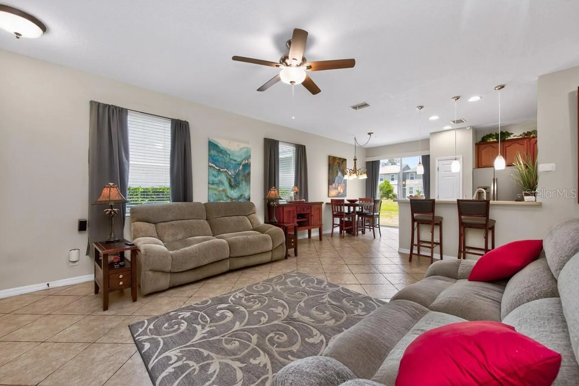1063 Paseo Del Rio NE St Petersburg FL 33702