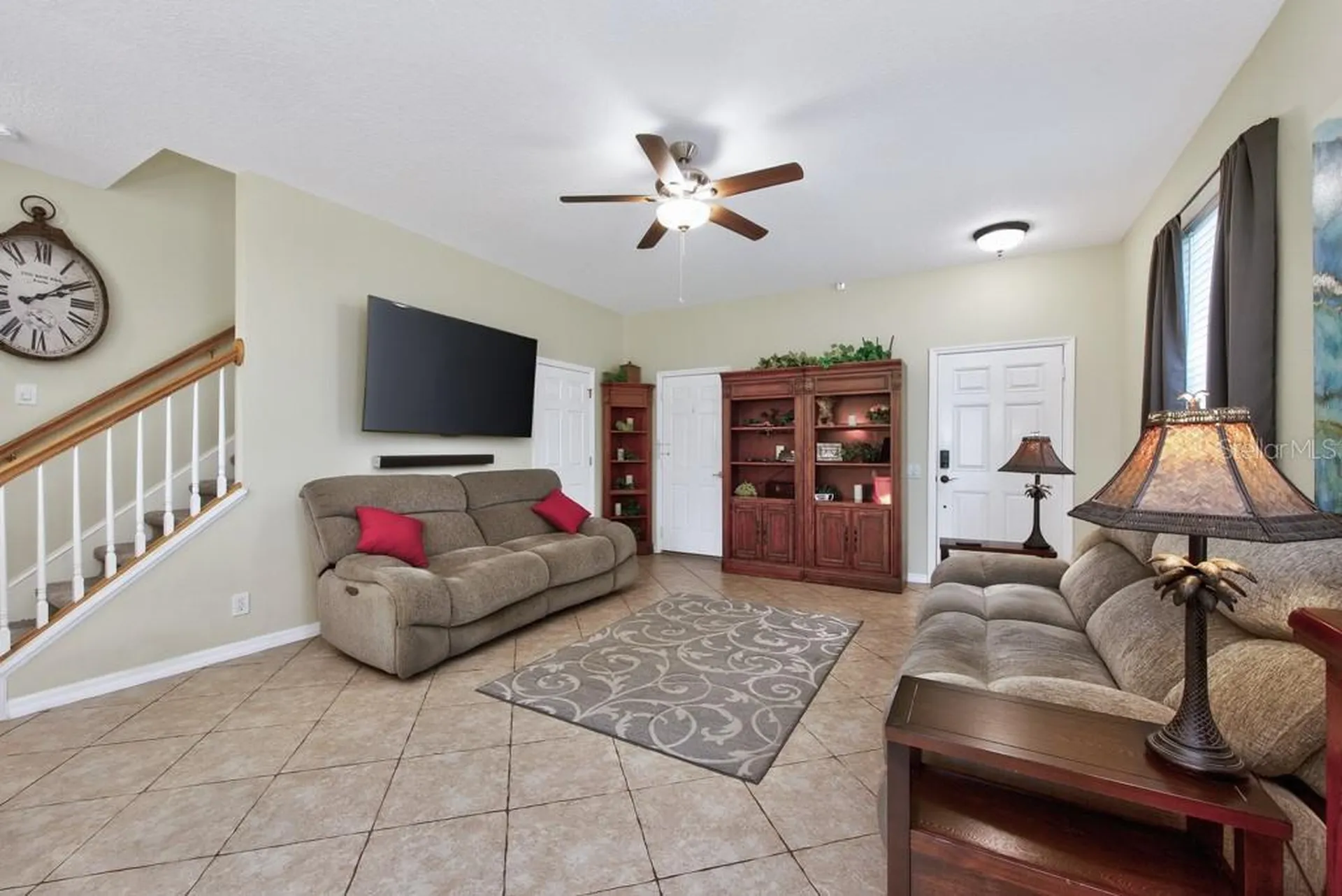 1063 Paseo Del Rio NE St Petersburg FL 33702