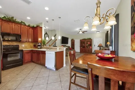 1063 Paseo Del Rio NE St Petersburg FL 33702