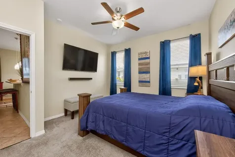 1063 Paseo Del Rio NE St Petersburg FL 33702