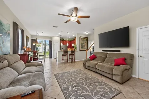 1063 Paseo Del Rio NE St Petersburg FL 33702