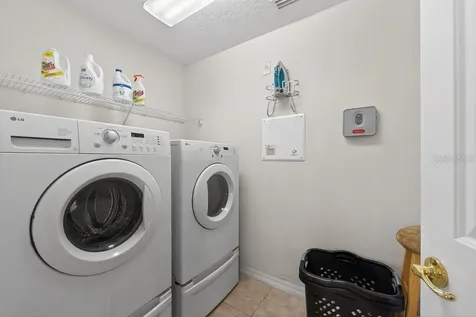 1063 Paseo Del Rio NE St Petersburg FL 33702