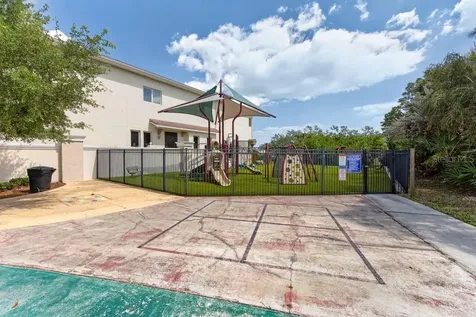1063 Paseo Del Rio NE St Petersburg FL 33702