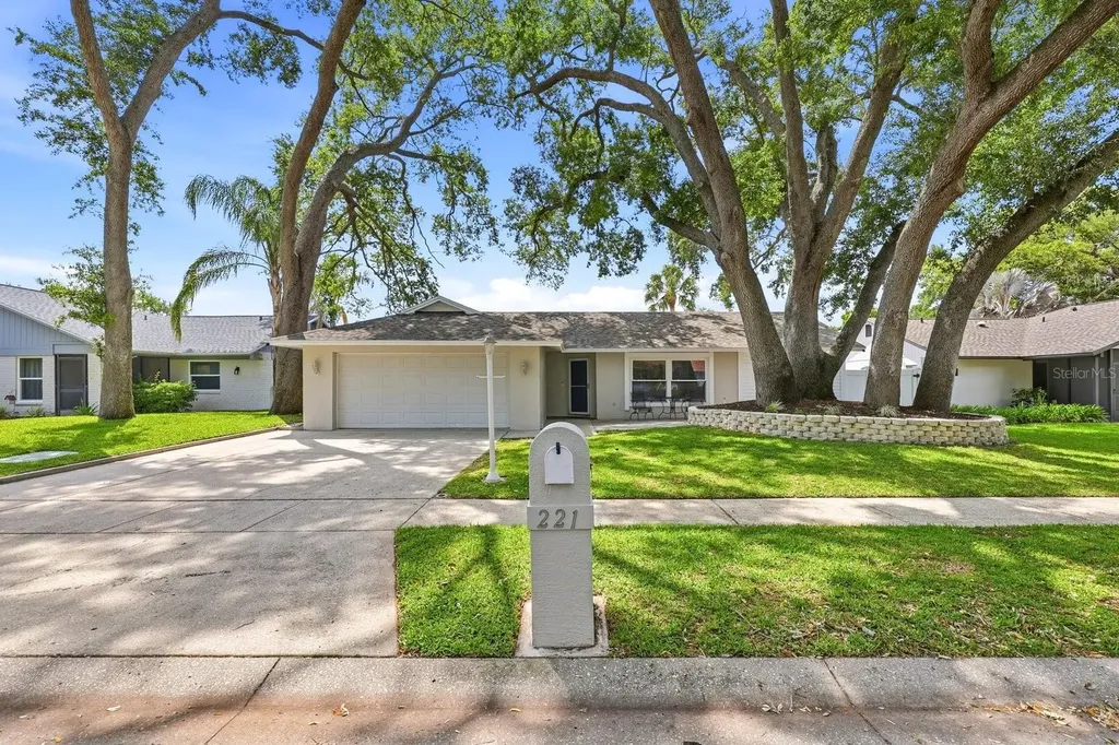 221 Arbor Drive W Palm Harbor FL 34683