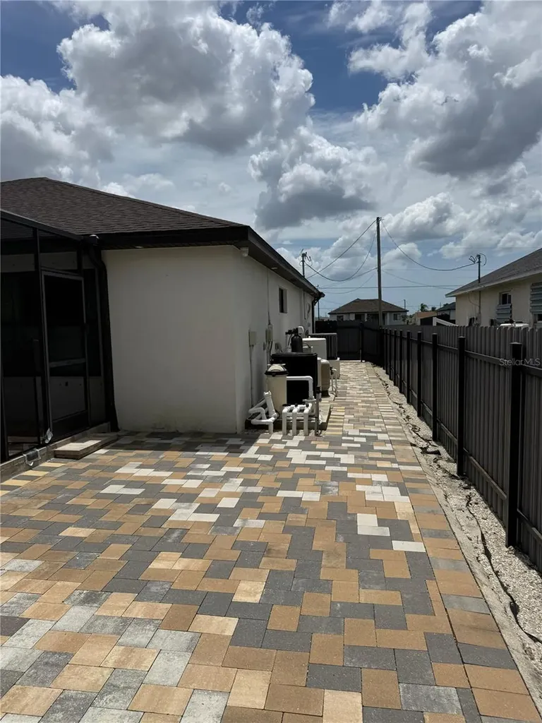 2429 NW 8th Terrace Cape Coral FL 33993