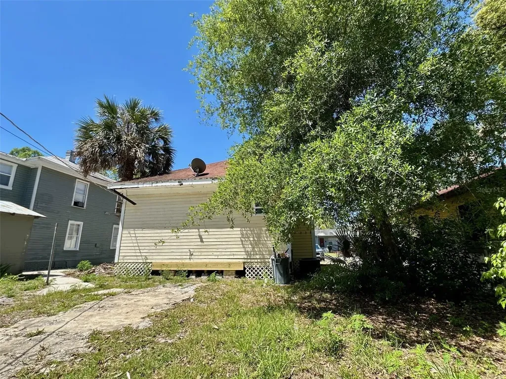 611 Sanford Avenue Sanford FL 32771