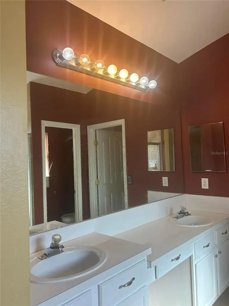 10508 Barnstable Court Tampa FL 33626