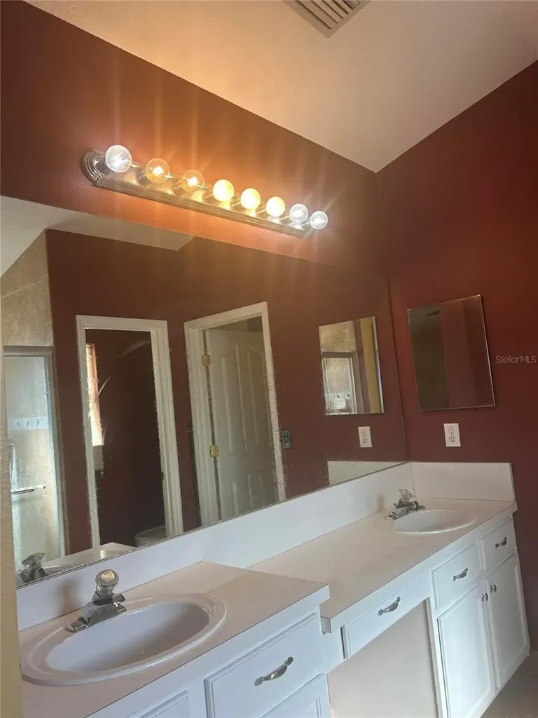 10508 Barnstable Court Tampa FL 33626