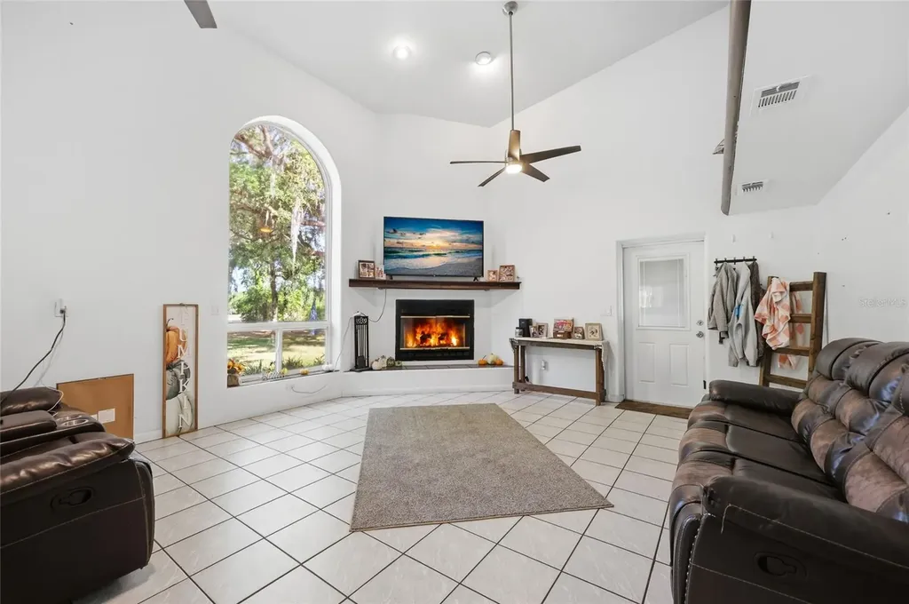 401 SE Falcon Road Branford FL 32008