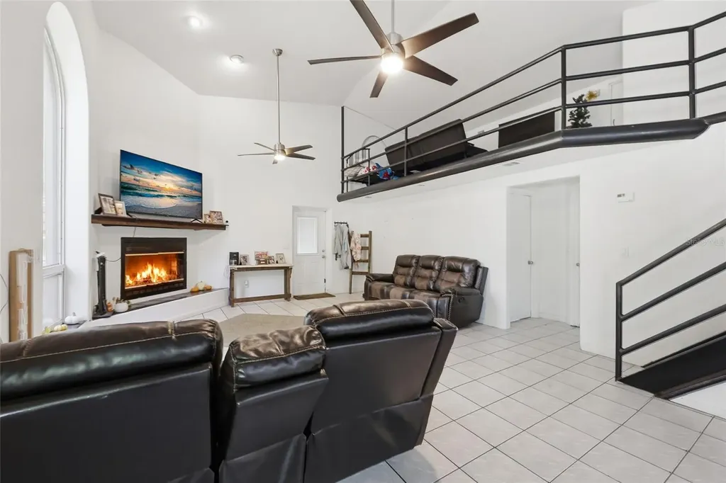 401 SE Falcon Road Branford FL 32008