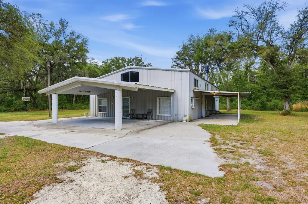 401 SE Falcon Road Branford FL 32008