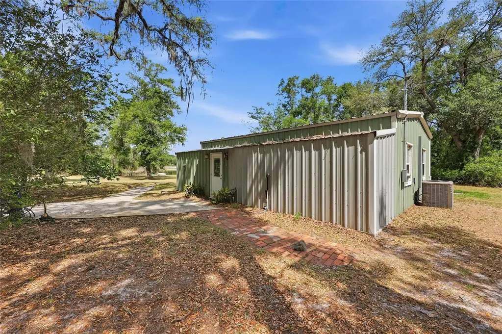 401 SE Falcon Road Branford FL 32008
