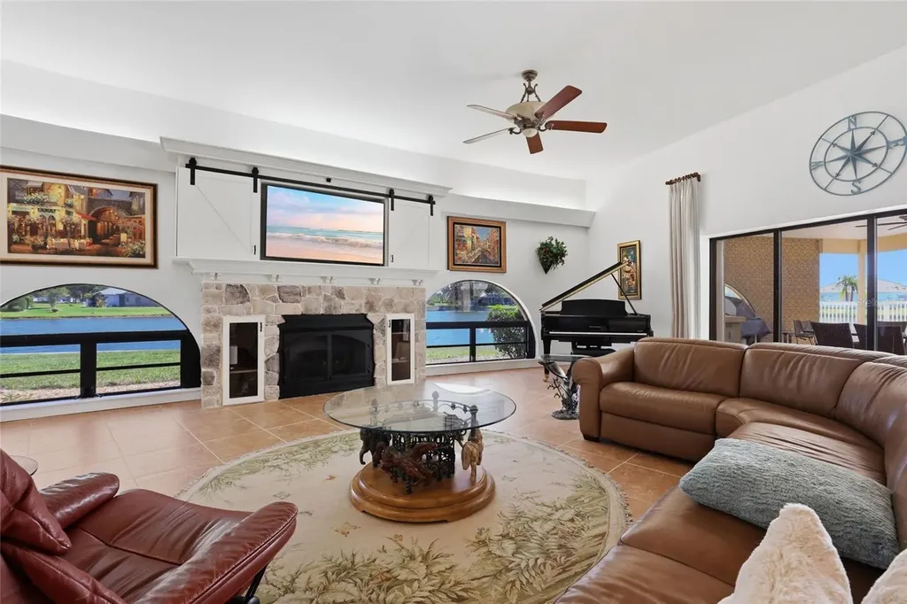 12902 SW David Drive Lake Suzy FL 34269