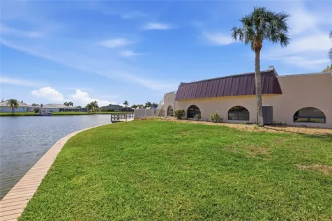12902 SW David Drive Lake Suzy FL 34269