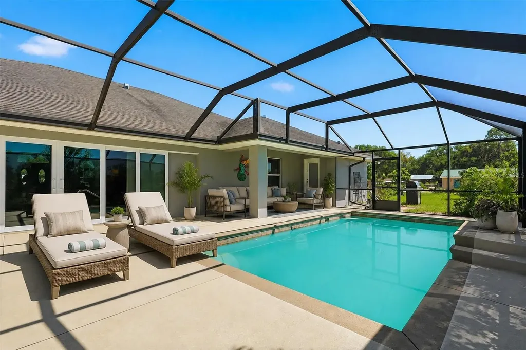 12764 County Road 223 Oxford FL 34484