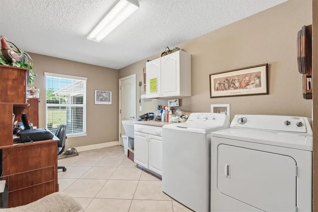 12764 County Road 223 Oxford FL 34484