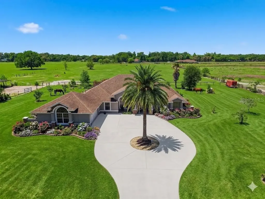 12764 County Road 223 Oxford FL 34484