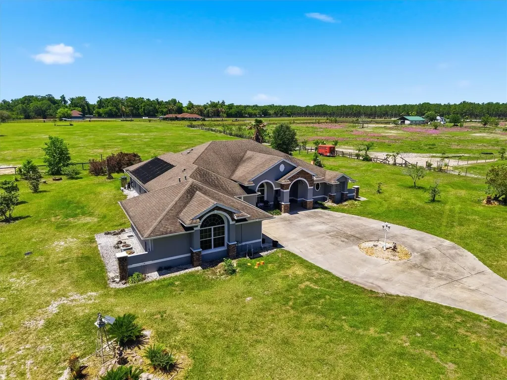 12764 County Road 223 Oxford FL 34484