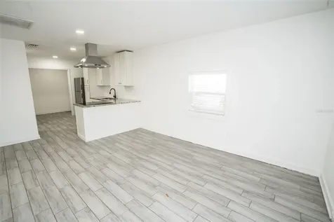 1007 E 32nd Avenue Tampa FL 33603